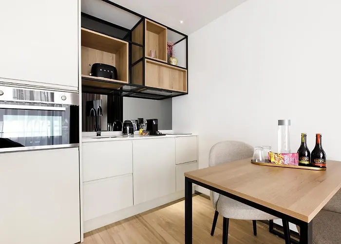 Alma Invicta Almada Premium Apartman Porto