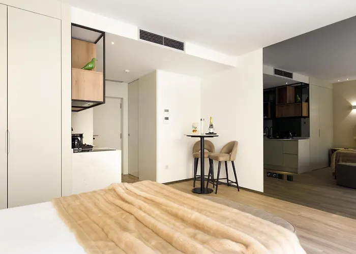 Alma Invicta Almada Premium Apartman Porto