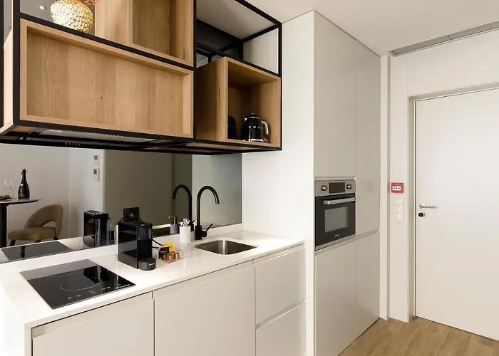 Alma Invicta Almada Premium * Porto