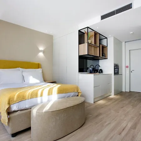 Alma Invicta Almada Premium Apartment Porto