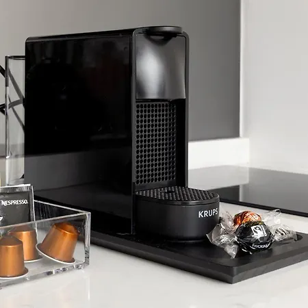Alma Invicta Almada Premium Lejlighed