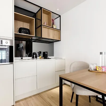 Alma Invicta Almada Premium Apartment Porto