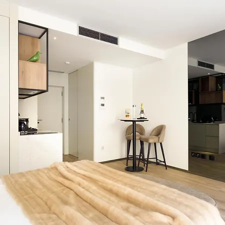 Alma Invicta Almada Premium Apartment Porto