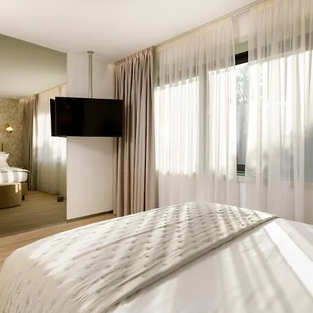 Alma Invicta Almada Premium * Porto