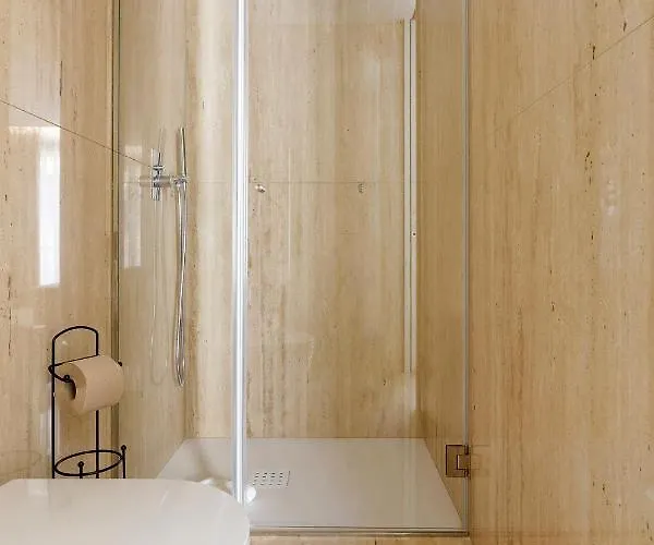 Alma Invicta Almada Premium * Porto