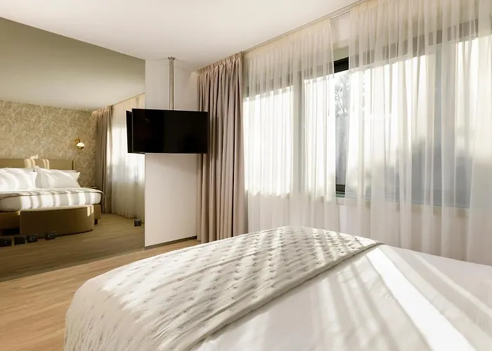 Alma Invicta Almada Premium * Porto