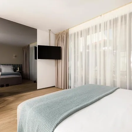 Apartment Alma Invicta Almada Premium