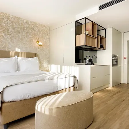 Alma Invicta Almada Premium Apartment Porto
