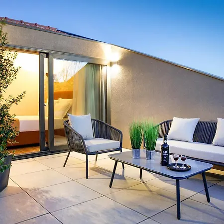 Apartment Alma Invicta Almada Premium