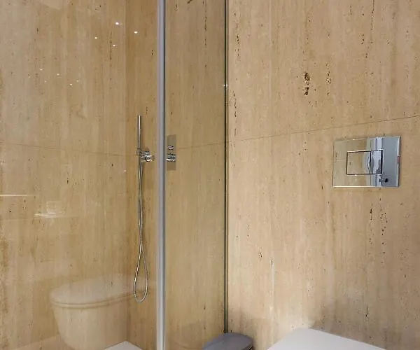 Alma Invicta Almada Premium * 波尔图