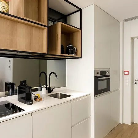 Alma Invicta Almada Premium * بورتو