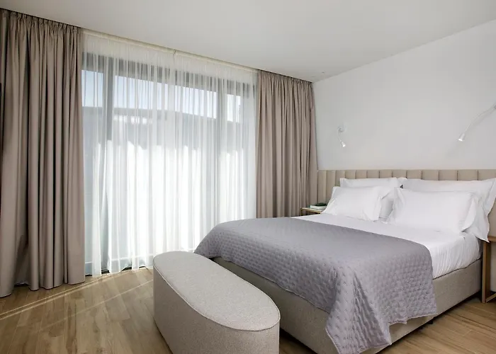 Alma Invicta Almada Premium * Oporto