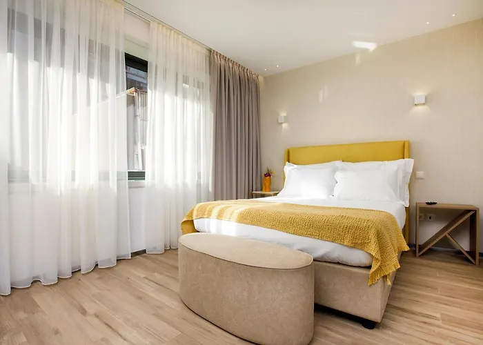 Alma Invicta Almada Premium Oporto